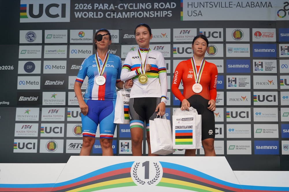 vejvodova podium.jpg